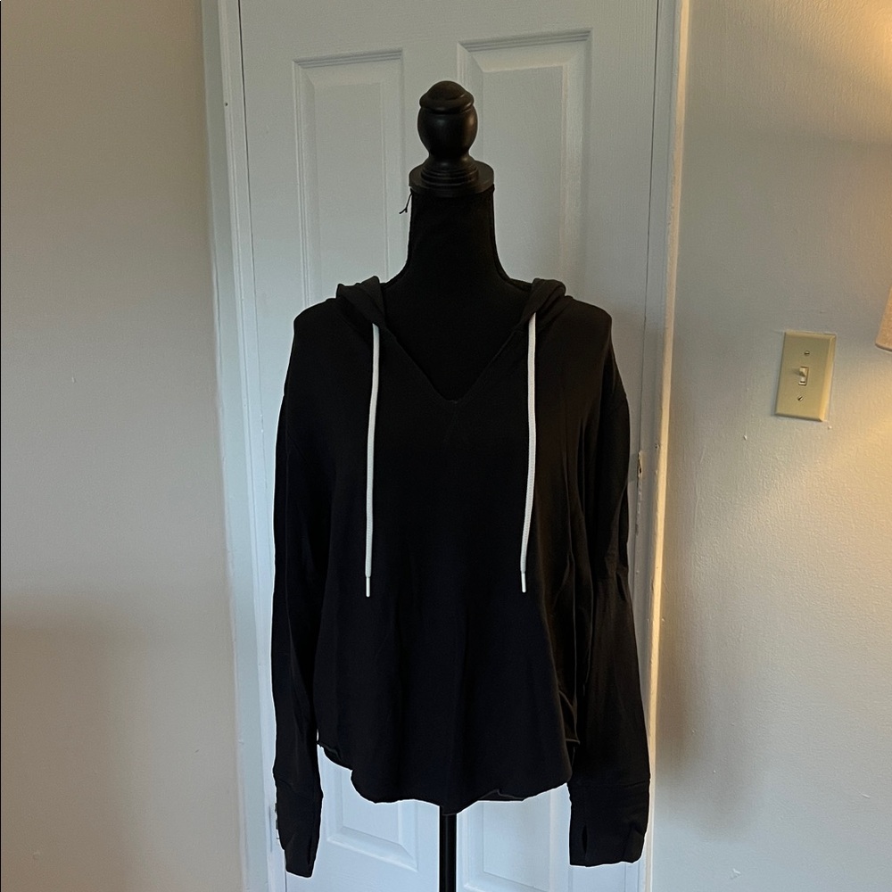 Aerie Offline Black Hooded V-Neck Pullover Sweatshirt, size medium